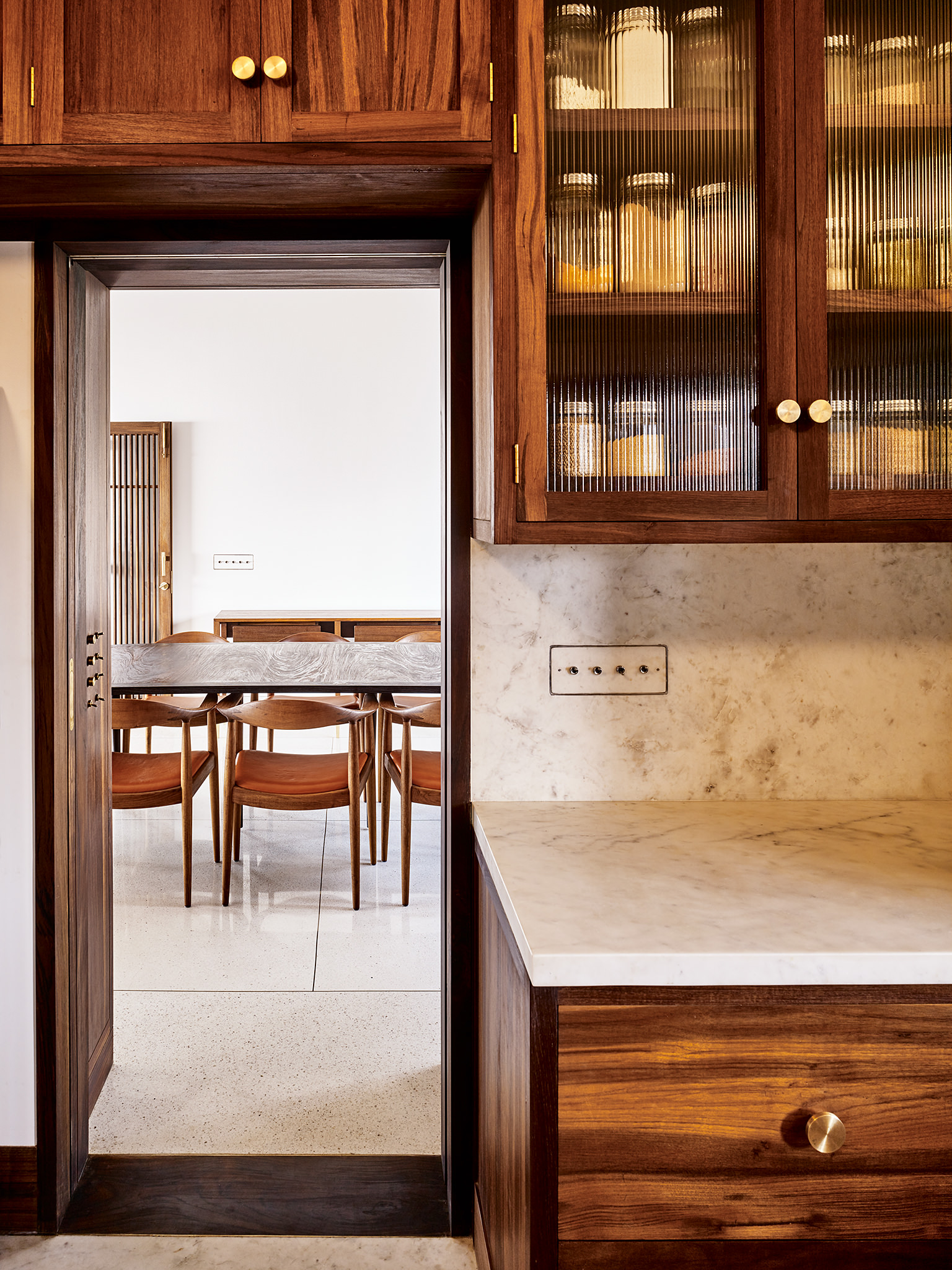 E16581 Alpa 056408 SCREEN